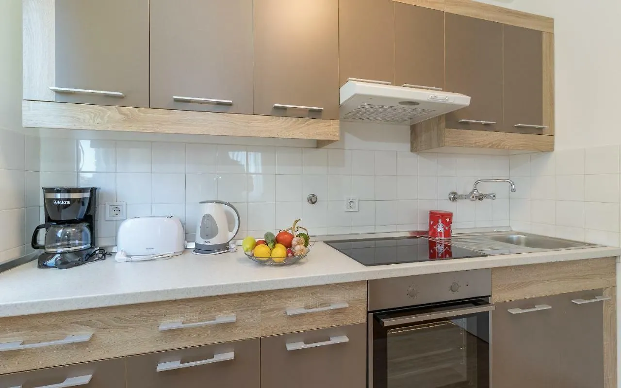 Apartment Maestral Pula