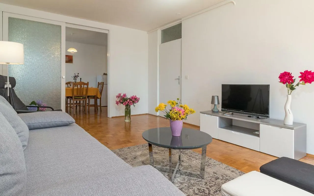 Apartment Maestral Pula