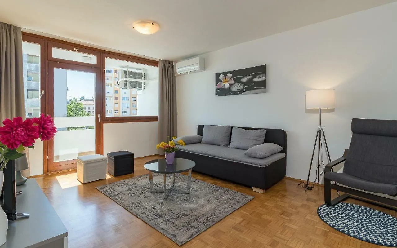 Apartment Maestral Pula